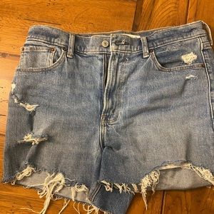 EUC Abercrombie & Fitch 4in mom shorts size 29/8